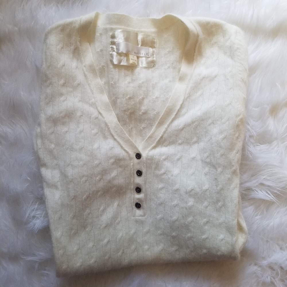 Kaisley Size Small Angora anthropologies Top